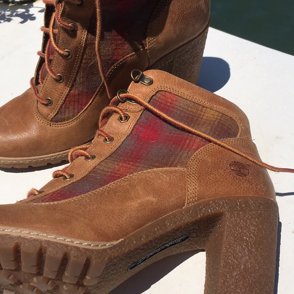 Pendleton Brown and Red Ankle Boots - Picture 3 of 7